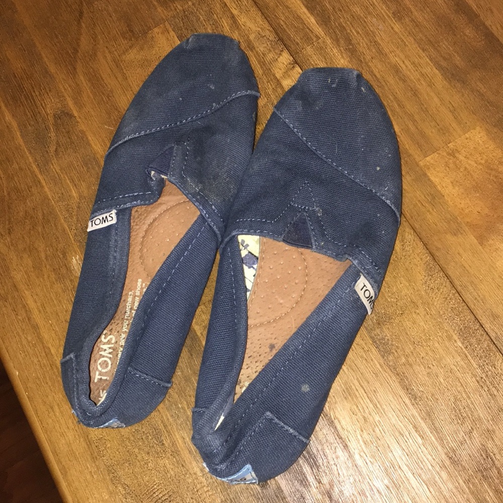 TOMS shoes